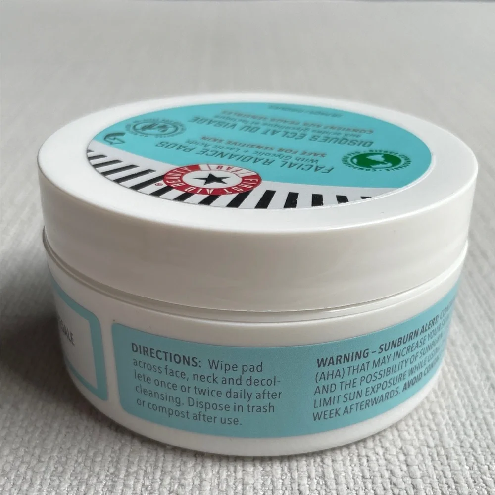 First Aid Beauty Facial Radiance Pads 28 pads